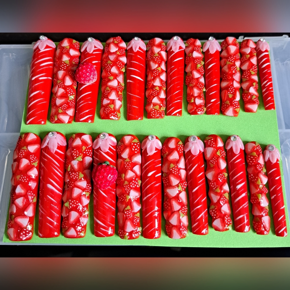 3XL Strawberry Press-on Nails